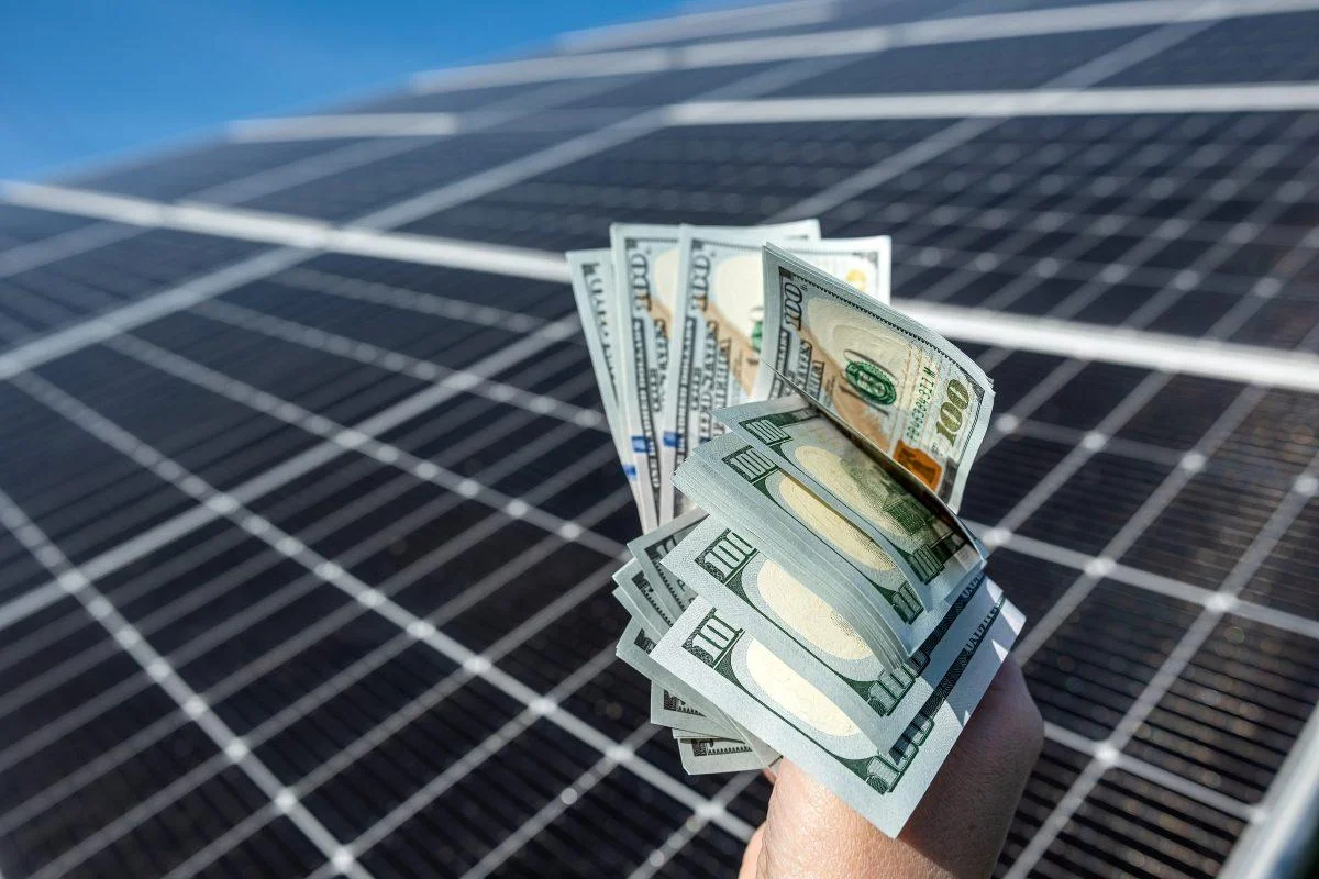 Do Solar Panels Save People Money